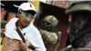 Un militar registra a un hombre en un control en Portoviejo, Ecuador, el jueves 11 de enero, en operación de seguridad tras el estallido de violencia que llevó al presiden Daniel Noboa a decretar un estado de excepción. (Foto AP)
