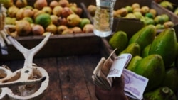 Fin de año en Cuba: La gente está "asfixiada, hambrienta" Fin de año en Cuba: La gente está "asfixiada, hambrienta"