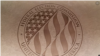 ARCHIVO - Emblema de la Comisión Federal Electoral en la sede de la FEC en Washington. 10 de agosto de 2023. La FEC supervisa gasto electoral, incluido el de los comités de acción política.