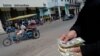 El valor del dólar alcanza nuevo récord / Foto: AFP