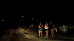 Cacerolazos se integran al paisaje cubano en medio de la oscuridad Cacerolazos se integran al paisaje cubano en medio de la oscuridad