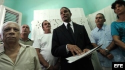 Biscet, acompañado de una decena de disidentes, presentó el 9 de enero de 2013, el "Proyecto Emilia", que propone recoger firmas para promover el cambio de la isla hacia la democracia.