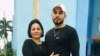 Ángel Jesús Véliz Marcano, junto a su madre. (Foto: Facebook/Ailex Marcano)