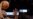Leonard gana a Harden duelo de aspirantes a MVP