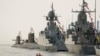 Submarinos y buques de guerra rusos en la Estación Marina de San Petersburgo, en junio de 2021. (Foto AP/Dmitri Lovetsky/Archivo)