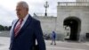 El senador Bob Menéndez frente al Capitolio, en Washington D.C. (REUTERS/Craig Hudson/Archivo)