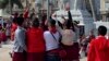 Alumnos de primaria llevados a un acto por el Día de los Derechos Humanos el 10 de diciembre. ADALBERTO ROQUE / AFP