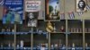 Carteles progobierno en una bodega en La Habana.