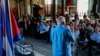 El Alto Representante de la Unión Europea para Asuntos Exteriores, Josep Borrell, se reúne con pequeños empresarios en La Habana (Reuters/Yander Zamora)