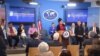 La doctora cubana Tatiana Carballo ofrece su testimonio en conferencia de prensa en el Departamento de Estado de EEUU.