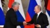 Cuba es uno de los aliados más cercanos de Rusia en América Latina / En la imagen Vladímir Putin y Miguel Díaz-Canel (Alexander NEMENOV / AFP)