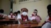 A partir del 15 de marzo comenzará en Sancti Spíritus el segundo semestre del curso escolar con las teleclases. (REUTERS/Alexandre Meneghini)