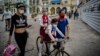 Las autoridades cubanas suspendieron las clases presenciales en las escuelas de 34 municipios del país. (AP/Ramon Espinosa)