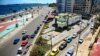 Choferes hacen fila en La Habana para abastecerse de combustible. (Yamil Lage/AFP/Archivo)