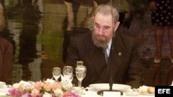 Fidel Castro antes de cenar.
