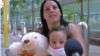 La niña Emily fue diagnosticada con una ectopia renal cruzada a los tres meses de nacida. La menor sufre de constantes mareos y presión arterial muy elevada.