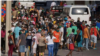 Una cola en Cuba durante la pandemia de COVID-19. Foto Palabra Nueva