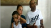 El politico Mitzael Díaz Paseiro antes de ir a prisión, junto a su esposa Arianna Lopez y el hijo de ambos.
