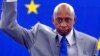 Guillermo Fariñas, activista cubano de los derechos humanos, cuando recibió en 2010 el Premio Sájarov a la Libertad de Conciencia. (AP Photo/Christian Lutz).